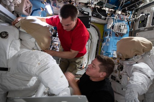 iss063e030609