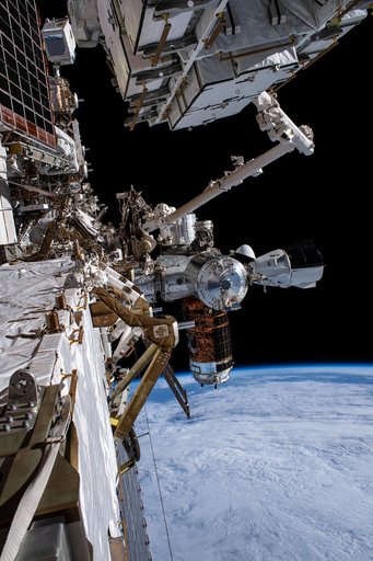 iss063e033429