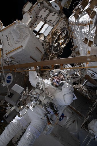 iss063e034203