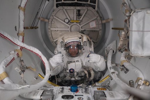 iss063e034981