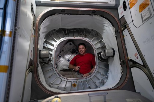 iss063e041081