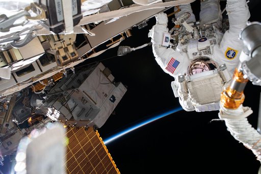 iss063e049941