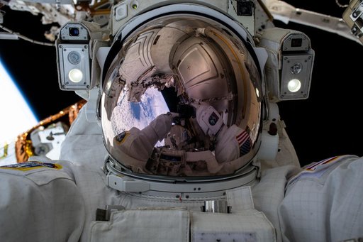iss063e052397