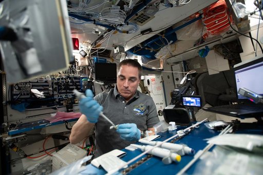 iss063e063777