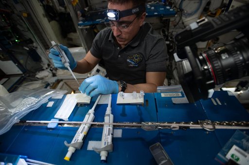 iss063e063823