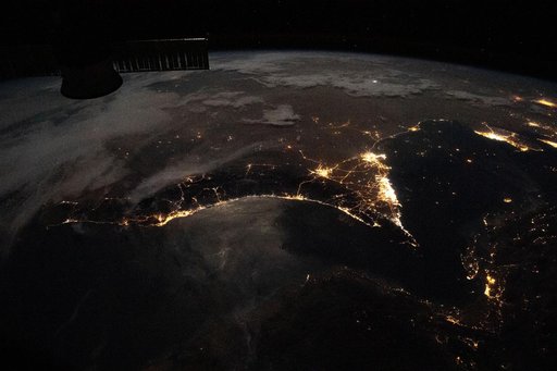 iss063e081357