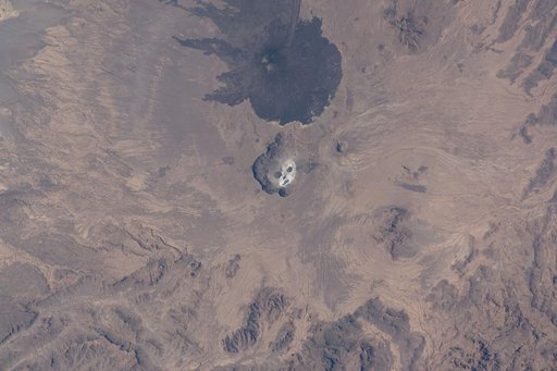 iss064e000441