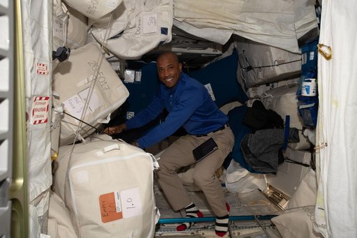 iss064e008218
