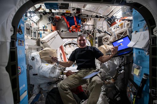 iss064e021711