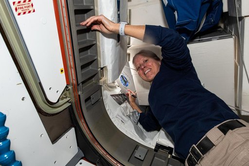 iss064e031802