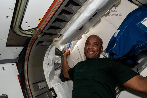 iss064e031803