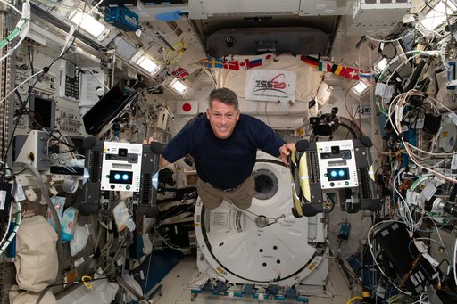 iss065e012810