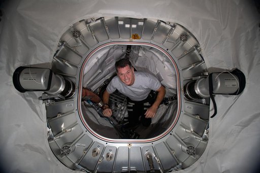 iss065e045899