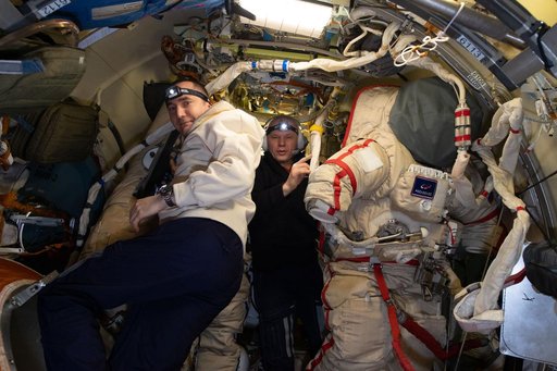 iss065e049853