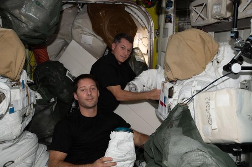 iss065e081422