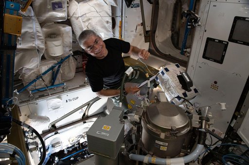 iss065e081532