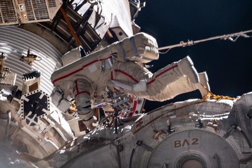 iss065e085340