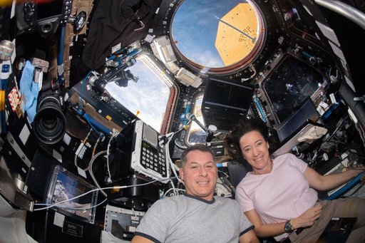iss065e087513