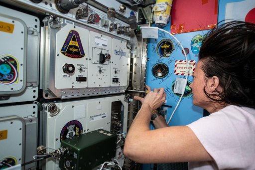 iss065e093508
