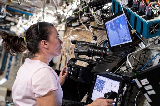 iss065e099691