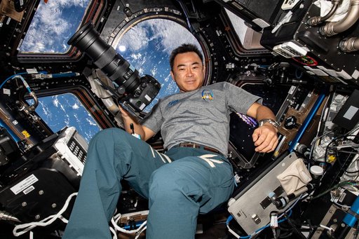 iss065e110749