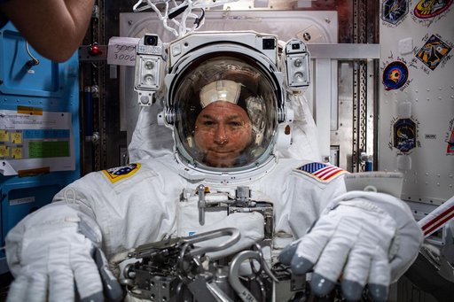 iss065e120769