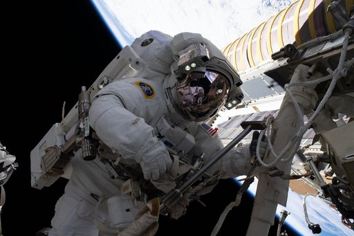 iss065e129879