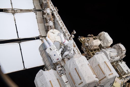 iss065e136980