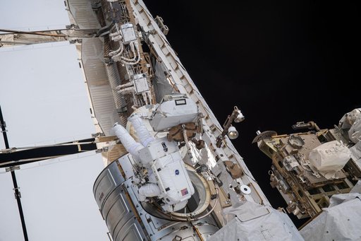 iss065e136998