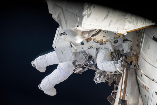 iss065e137140