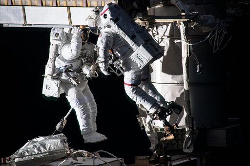 iss065e137248