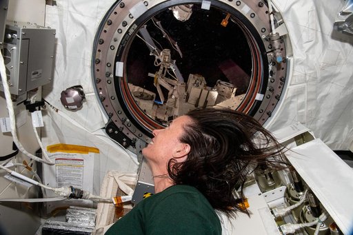 iss065e144303