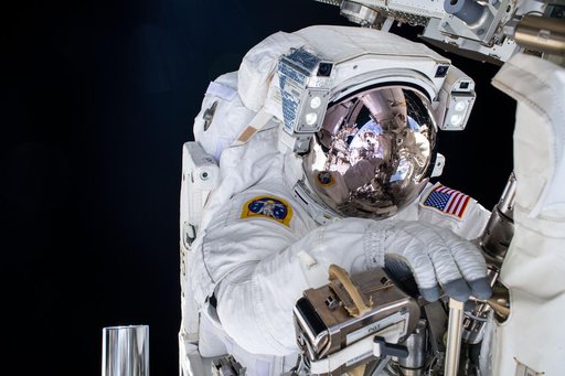 iss065e145380