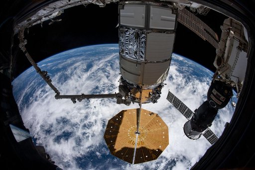 iss065e148960
