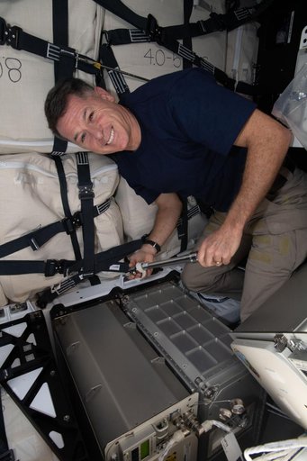 iss065e155924