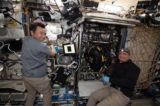iss065e156007