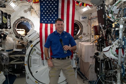 iss065e156102