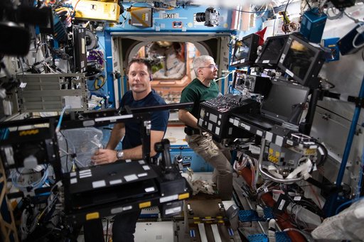 iss065e158339