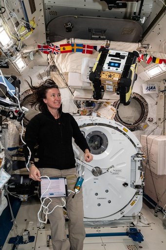 iss065e162209