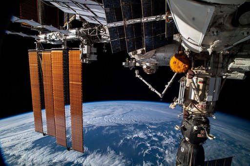 iss065e162364