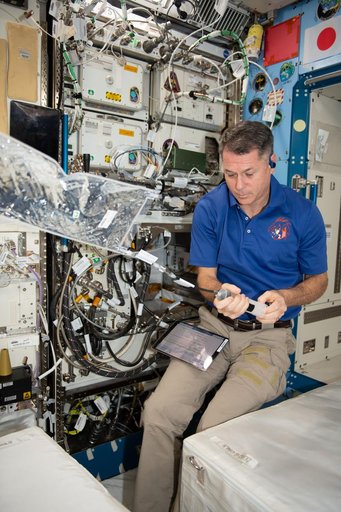iss065e163206