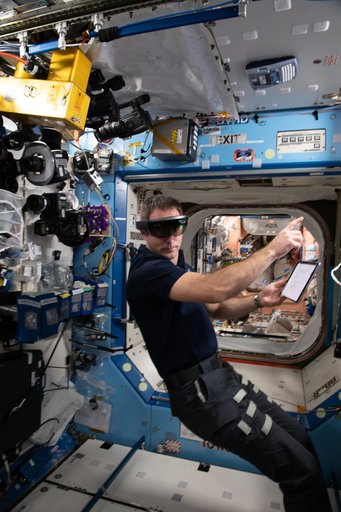 iss065e163235