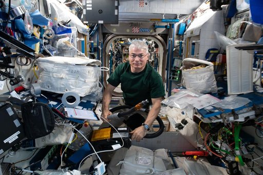 iss065e163239
