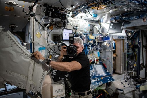 iss065e164213