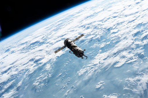 iss065e206672