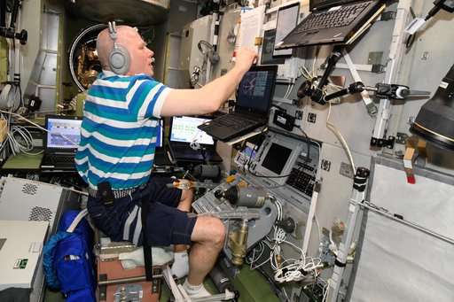 iss065e206742