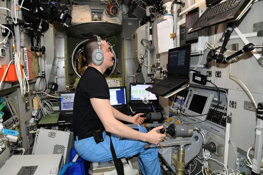 iss065e206747
