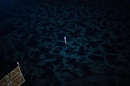 iss065e207507