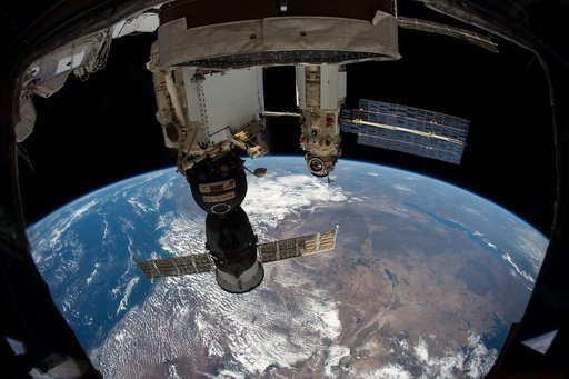 iss065e214029