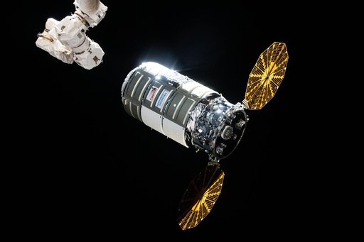 iss065e241656